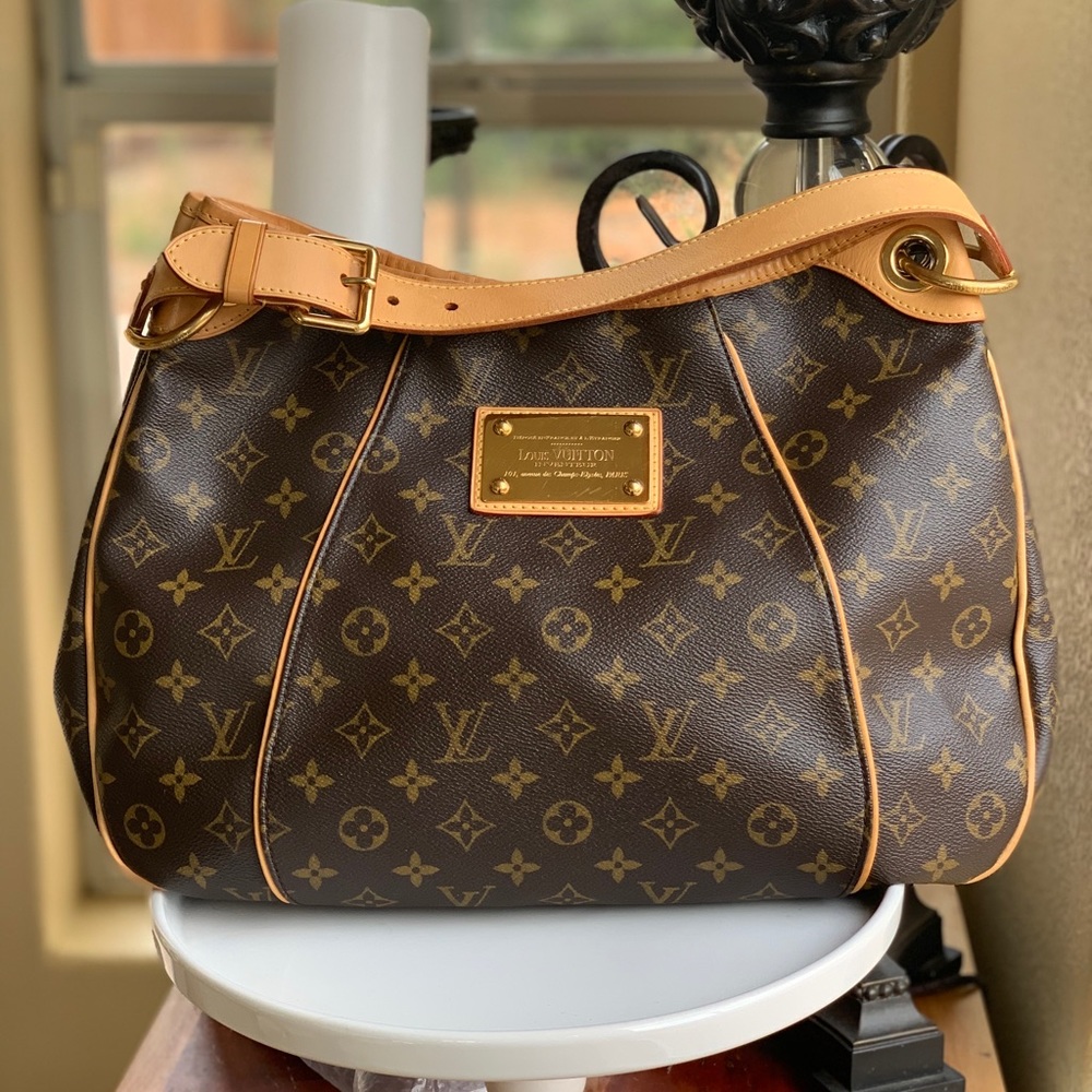 ❌❌SOLD❌❌Authentic Louis Vuitton Monogram Galliera